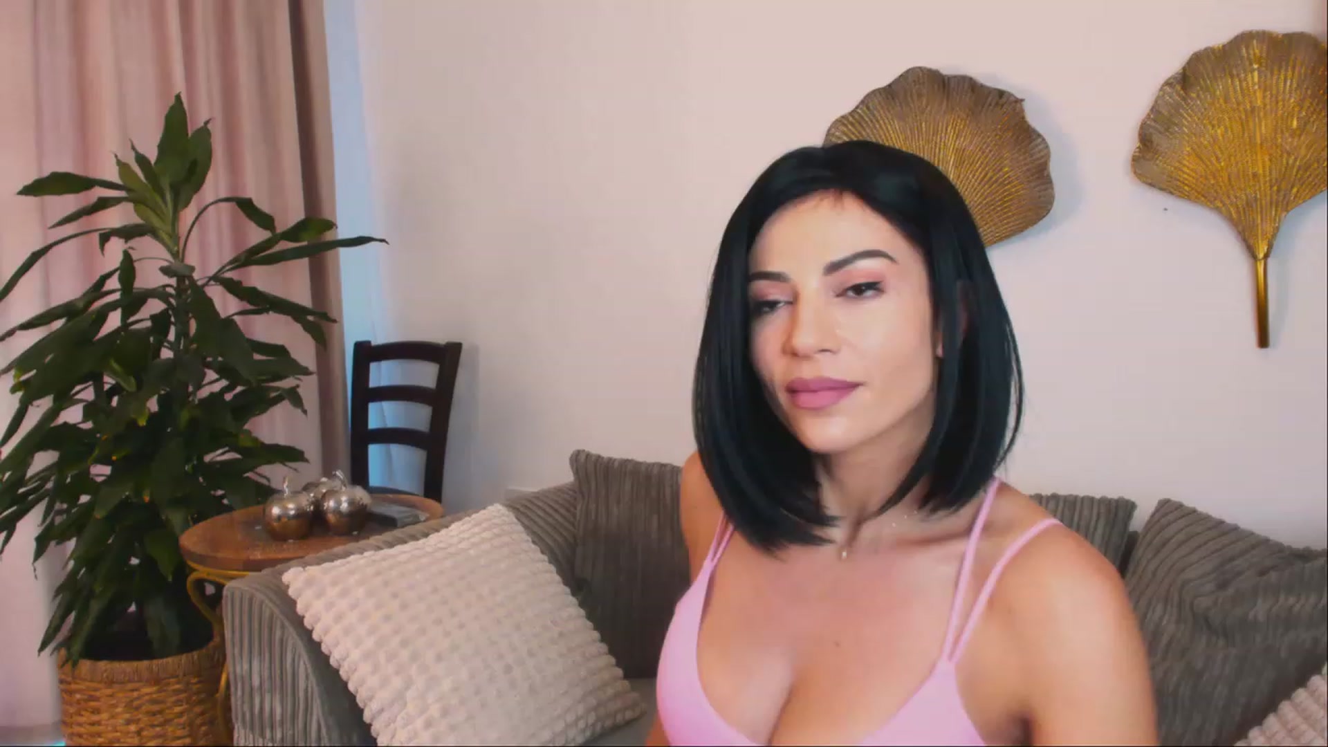 Gallery image thumbnail from pamella_4u's myfreecams stream on, 07/12/2023, 12:01 image 16 of 20