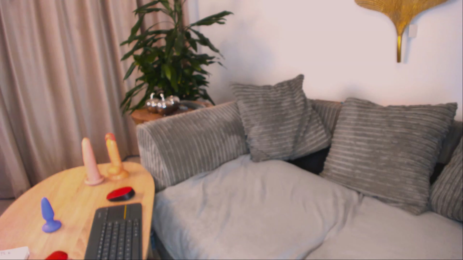 Gallery image thumbnail from pamella_4u's myfreecams stream on, 07/30/2023, 17:51 image 9 of 20