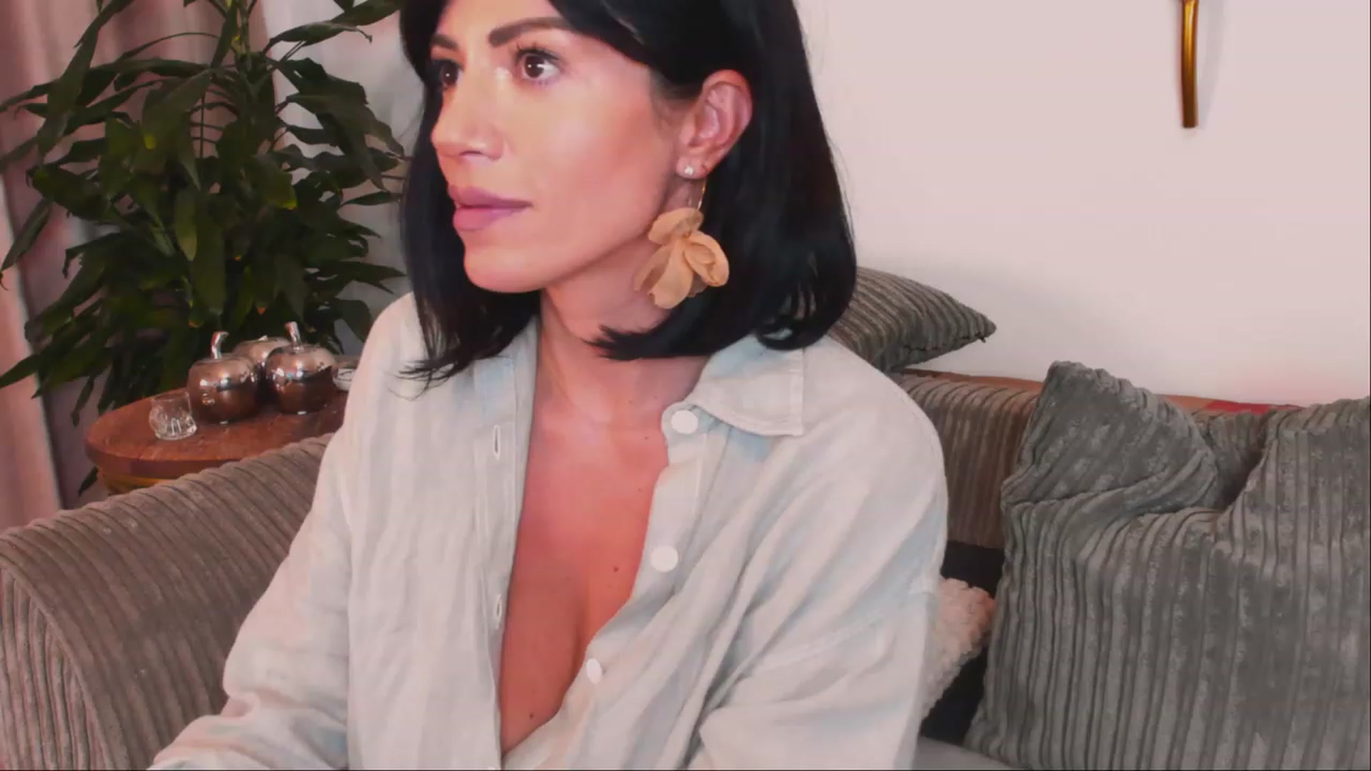 Gallery image thumbnail from pamella_4u's myfreecams stream on, 09/17/2023, 16:47 image 12 of 20