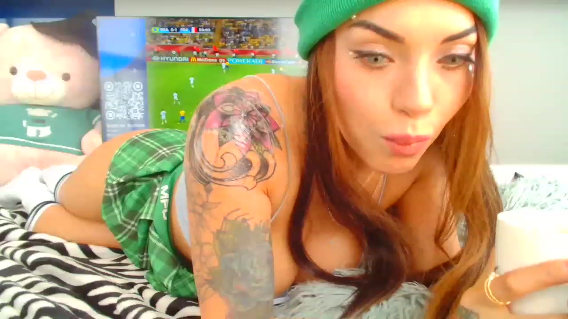 Gallery image thumbnail from panther_queen's myfreecams stream on, 11/21/2022, 18:10 image 8 of 20