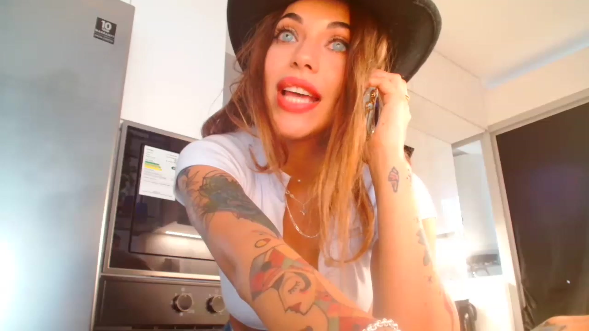 Gallery image thumbnail from panther_queen's myfreecams stream on, 11/25/2022, 22:51 image 20 of 20