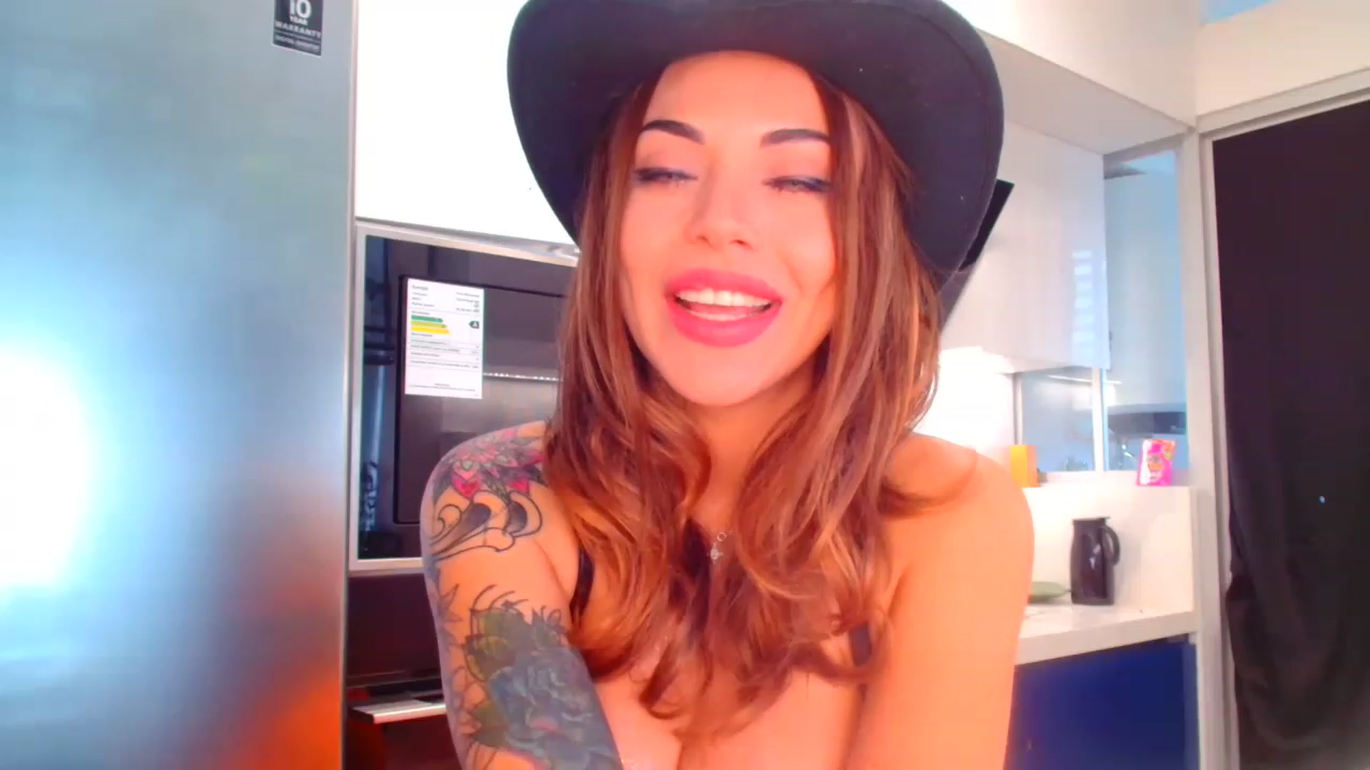 Gallery image thumbnail from panther_queen's myfreecams stream on, 11/27/2022, 18:48 image 2 of 20