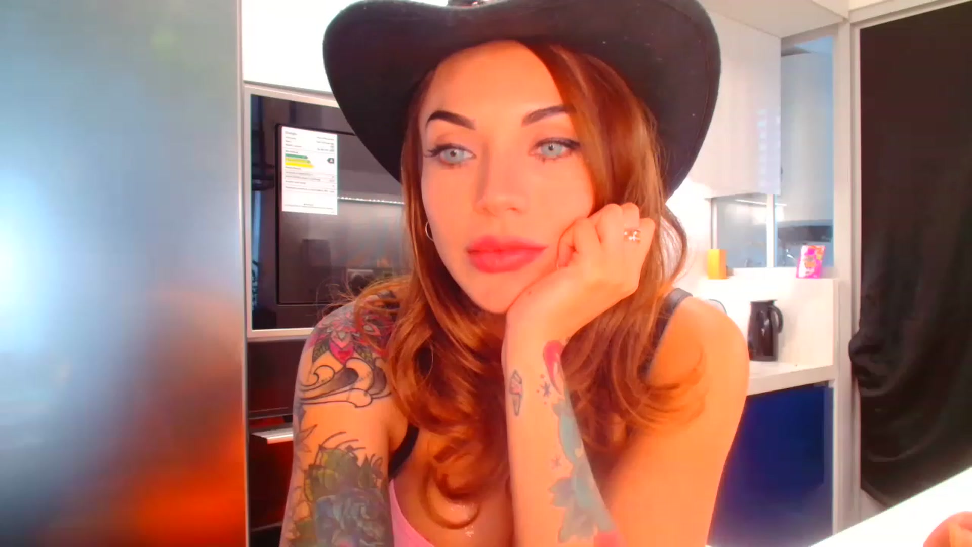 Gallery image thumbnail from panther_queen's myfreecams stream on, 11/27/2022, 20:28 image 4 of 20