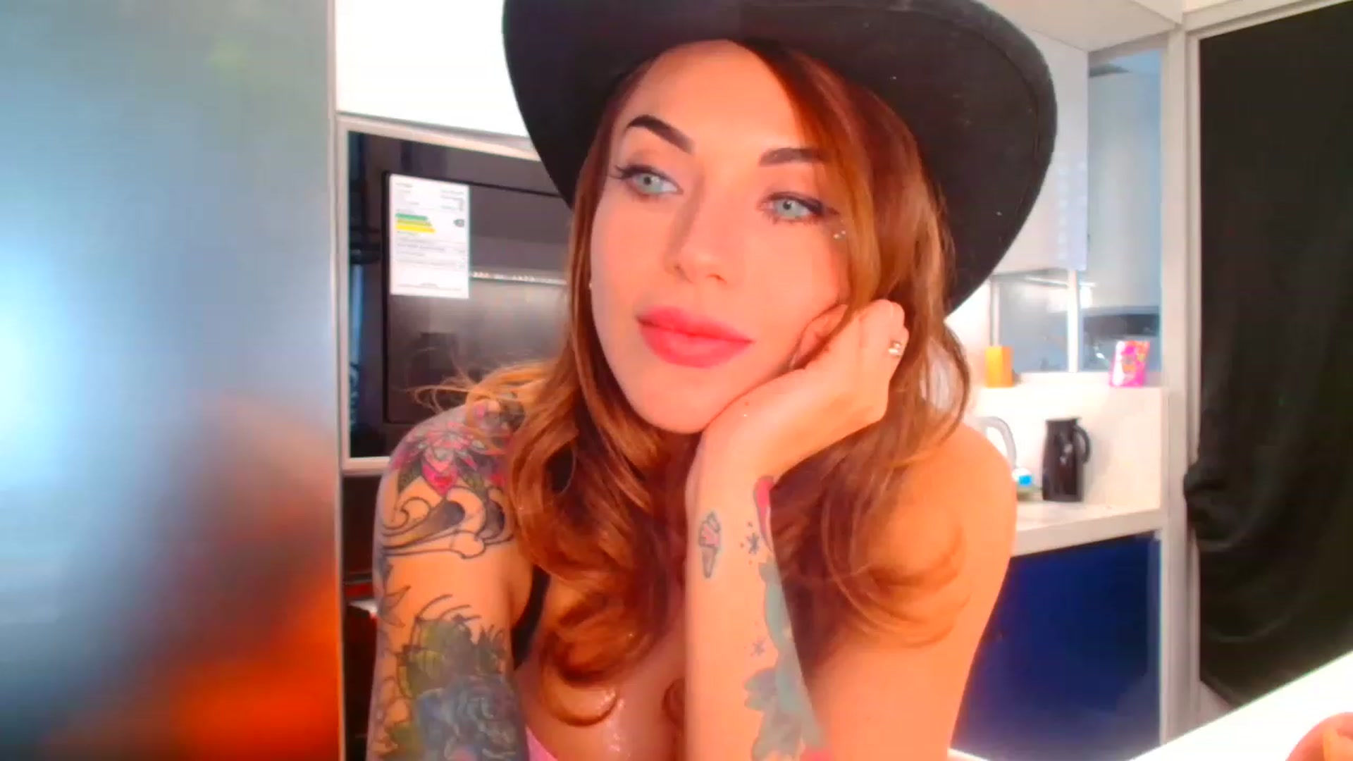 Gallery image thumbnail from panther_queen's myfreecams stream on, 11/27/2022, 20:28 image 5 of 20