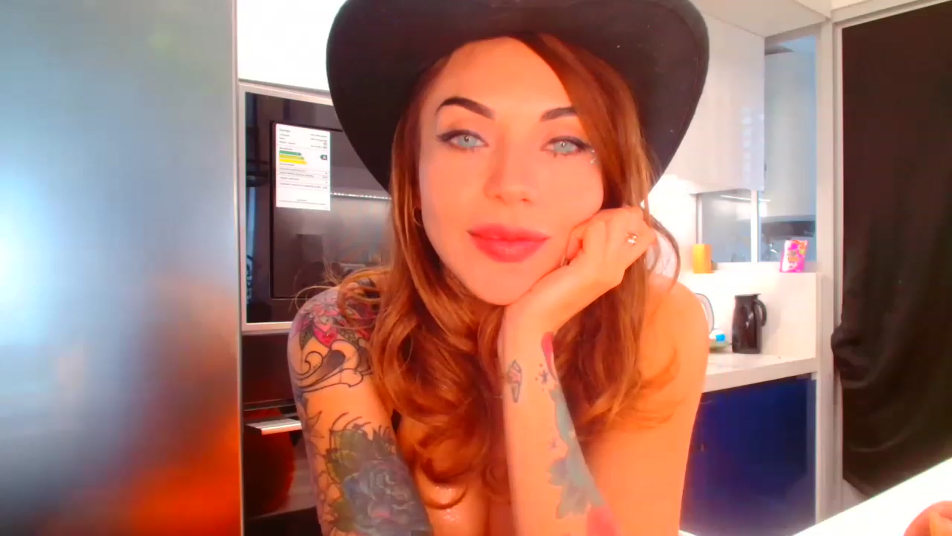 Gallery image thumbnail from panther_queen's myfreecams stream on, 11/27/2022, 20:28 image 2 of 20