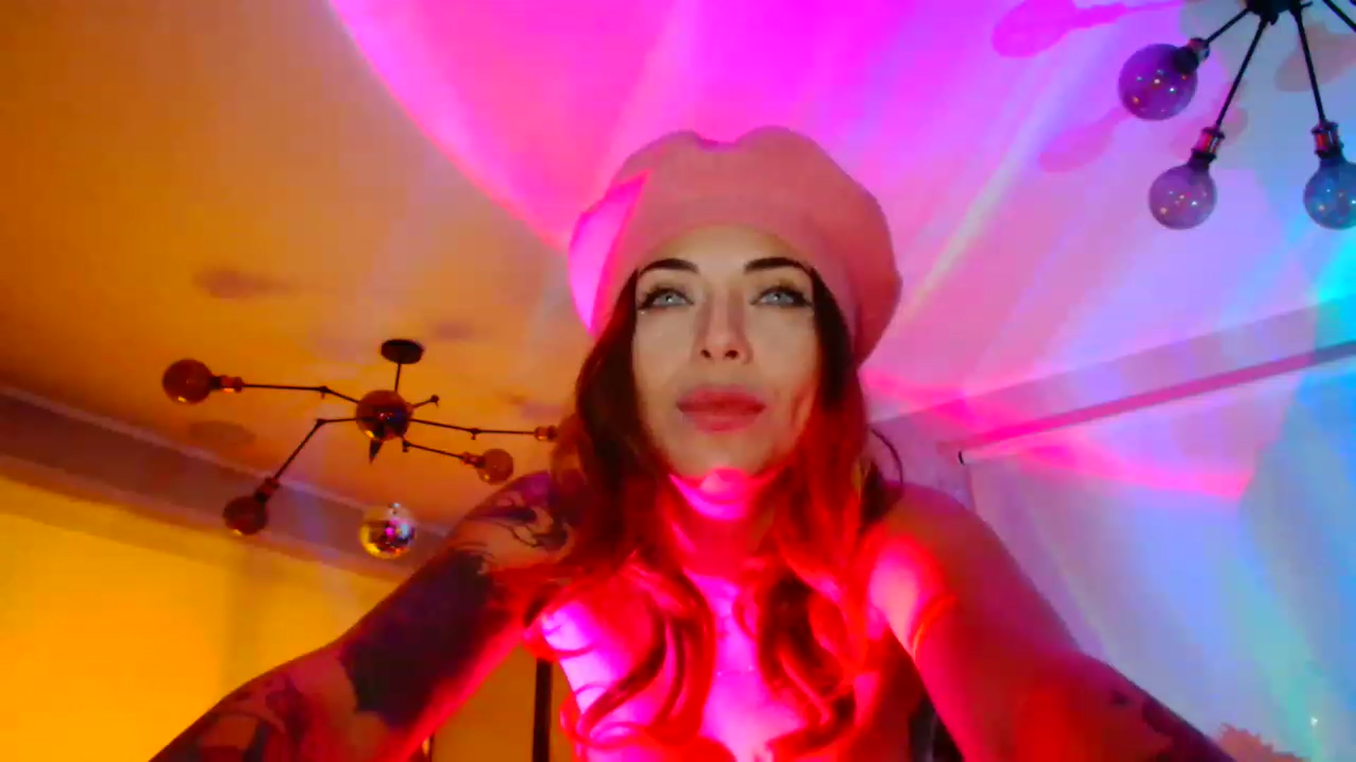 Gallery image thumbnail from panther_queen's myfreecams stream on, 11/29/2022, 06:44 image 17 of 20
