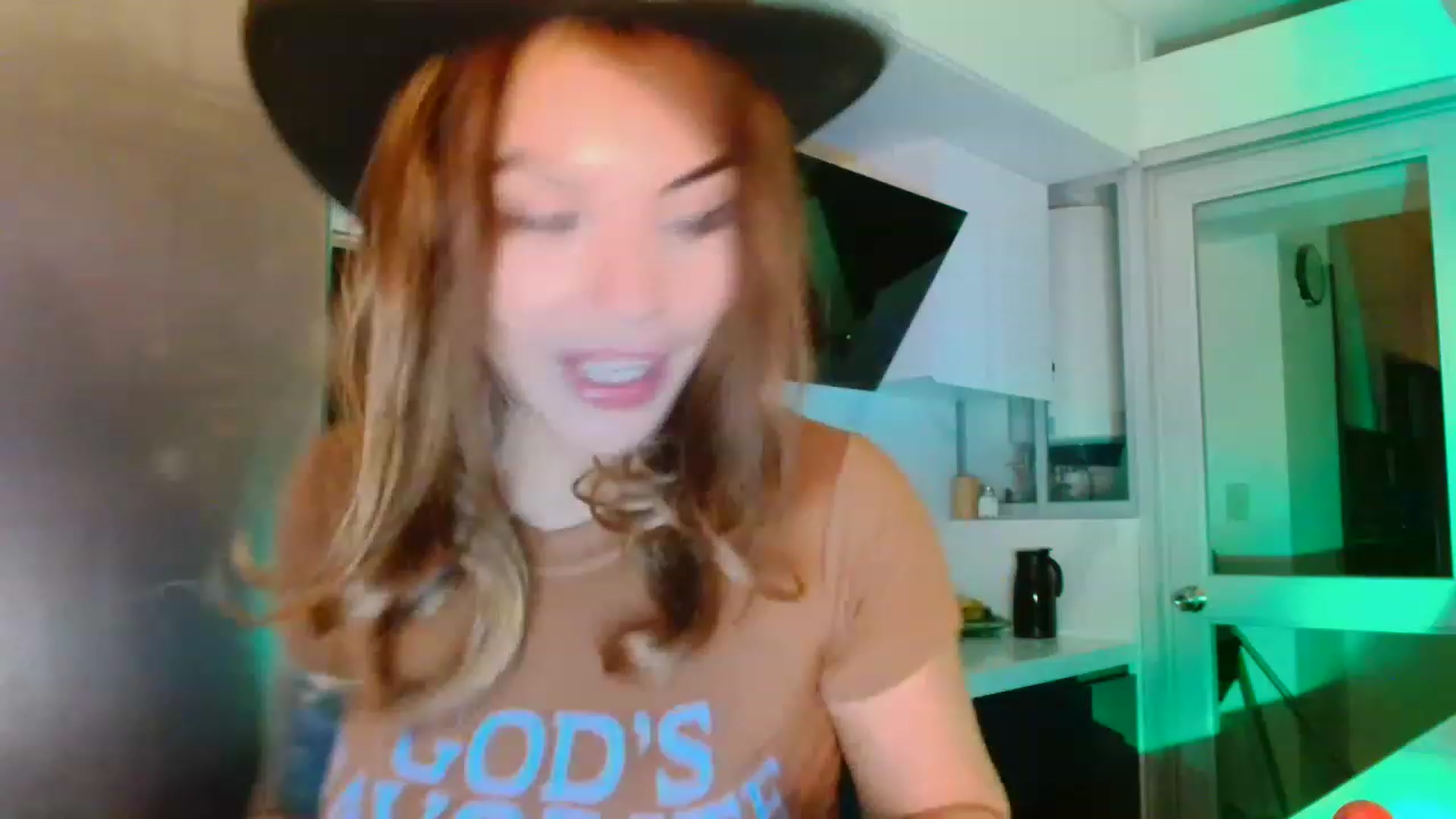 Gallery image thumbnail from panther_queen's myfreecams stream on, 11/29/2022, 07:37 image 3 of 20