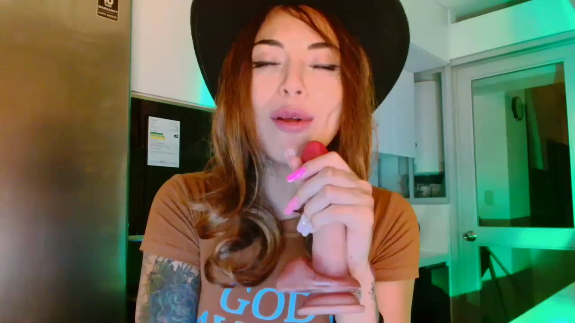 Gallery image thumbnail from panther_queen's myfreecams stream on, 11/29/2022, 07:37 image 7 of 20
