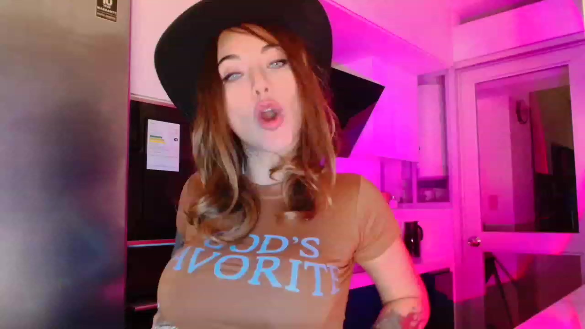 Gallery image thumbnail from panther_queen's myfreecams stream on, 11/29/2022, 07:37 image 19 of 20