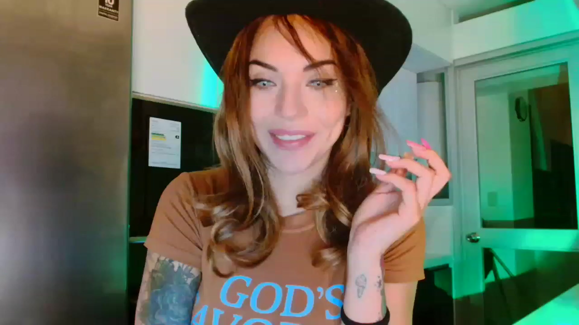 Gallery image thumbnail from panther_queen's myfreecams stream on, 11/29/2022, 07:37 image 6 of 20