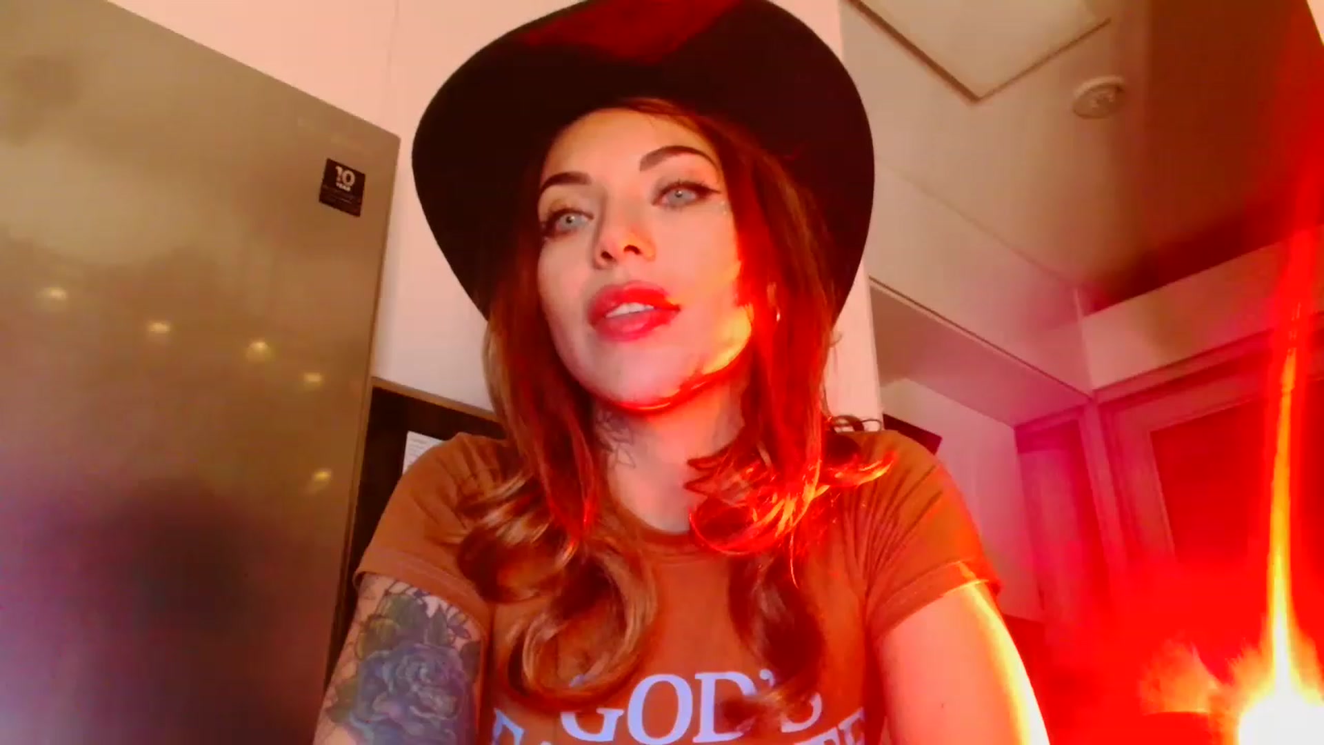 Gallery image thumbnail from panther_queen's myfreecams stream on, 11/29/2022, 08:19 image 18 of 20