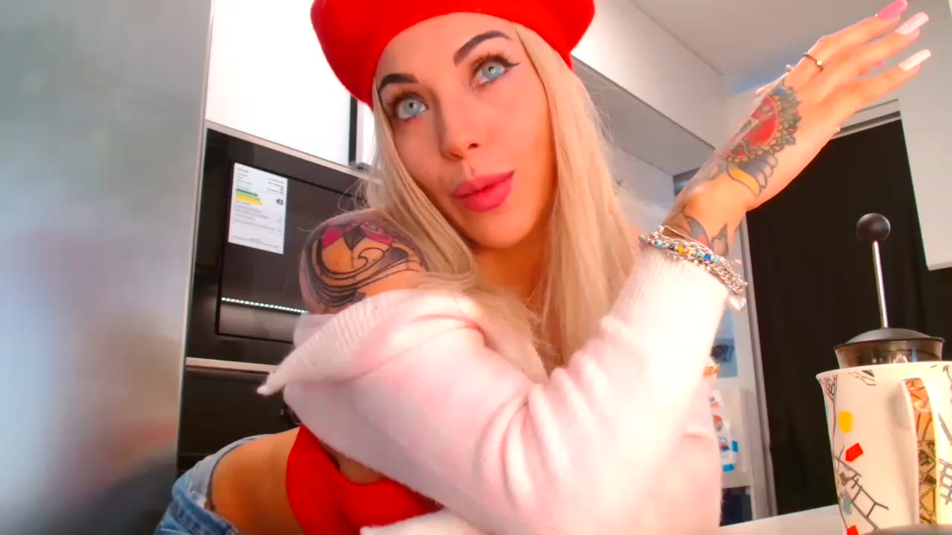 Gallery image thumbnail from panther_queen's myfreecams stream on, 11/29/2022, 16:00 image 2 of 20