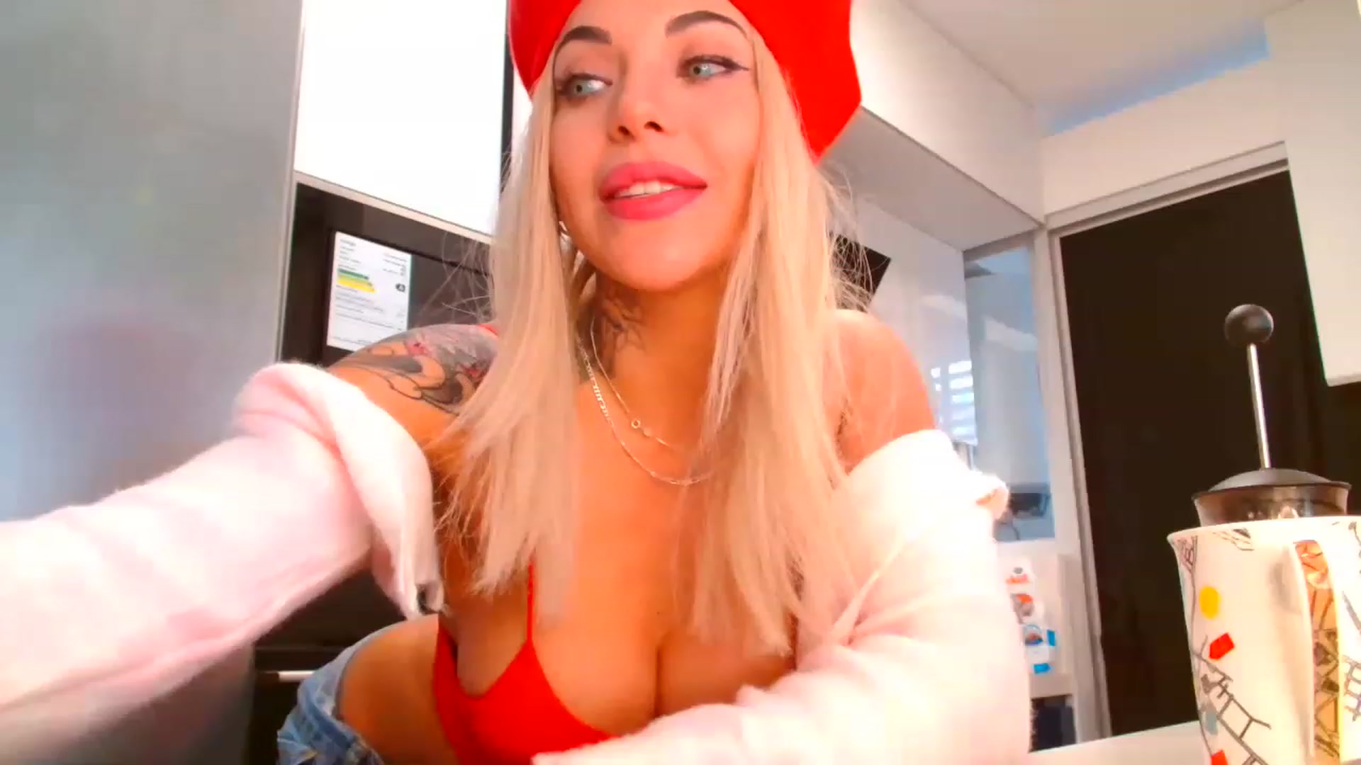 Gallery image thumbnail from panther_queen's myfreecams stream on, 11/29/2022, 16:00 image 3 of 20
