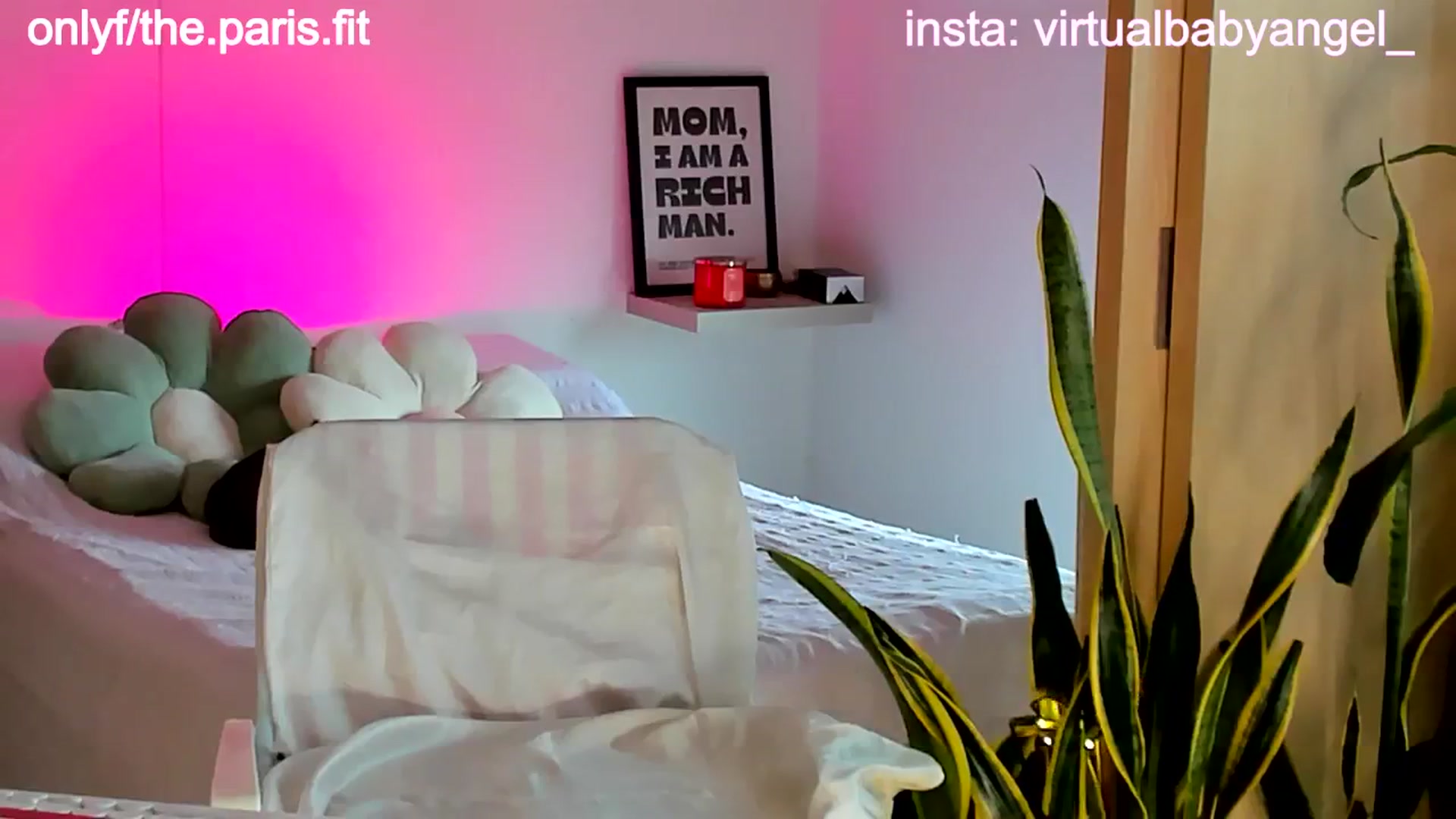 Gallery image thumbnail from paris_texas's myfreecams stream on, 12/30/2024, 21:15 image 16 of 20