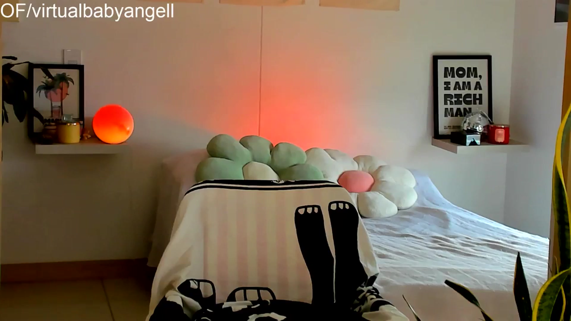 Gallery image thumbnail from paris_texas's myfreecams stream on, 03/16/2025, 17:07 image 14 of 20