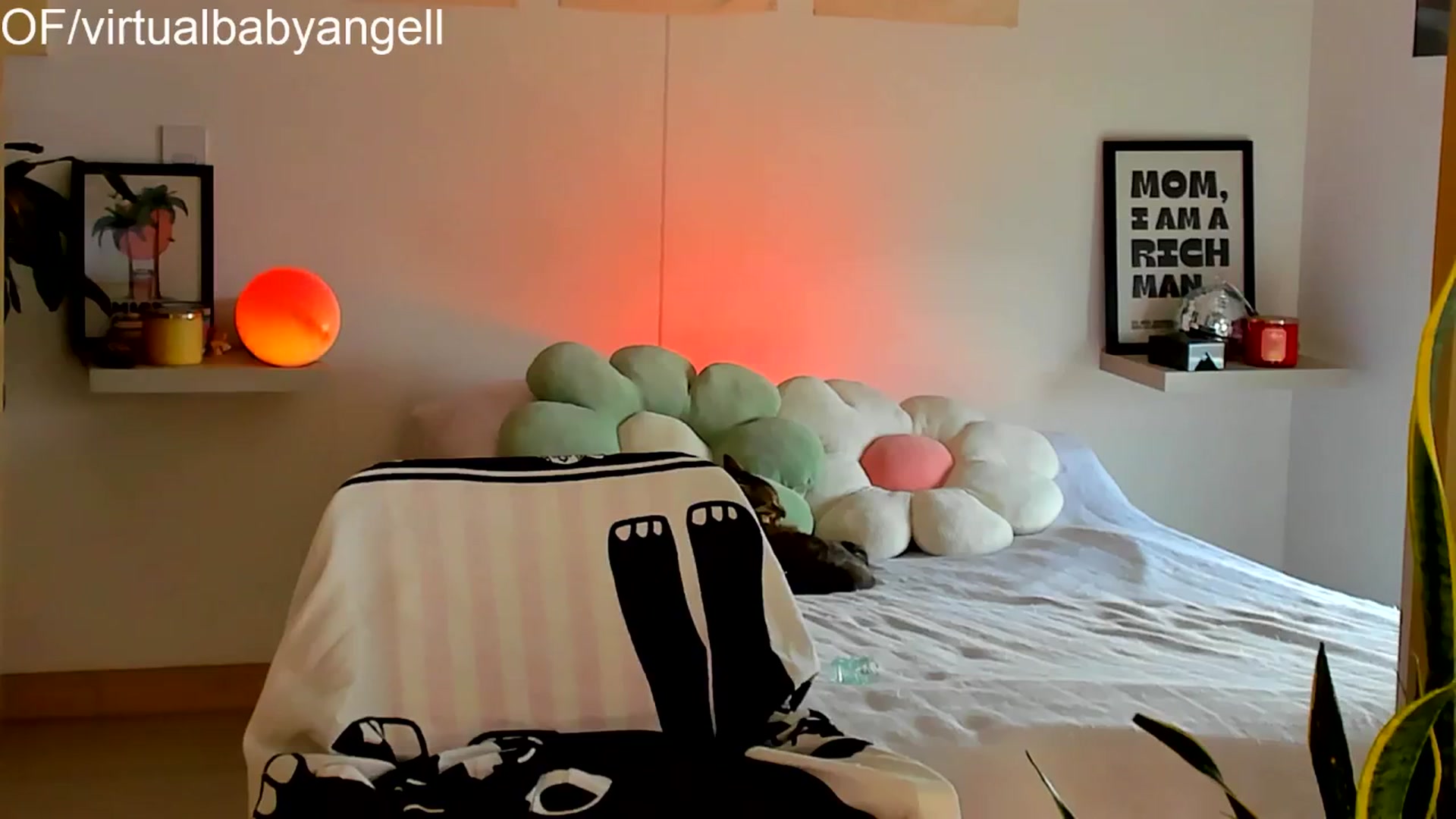Gallery image thumbnail from paris_texas's myfreecams stream on, 03/16/2025, 17:07 image 9 of 20