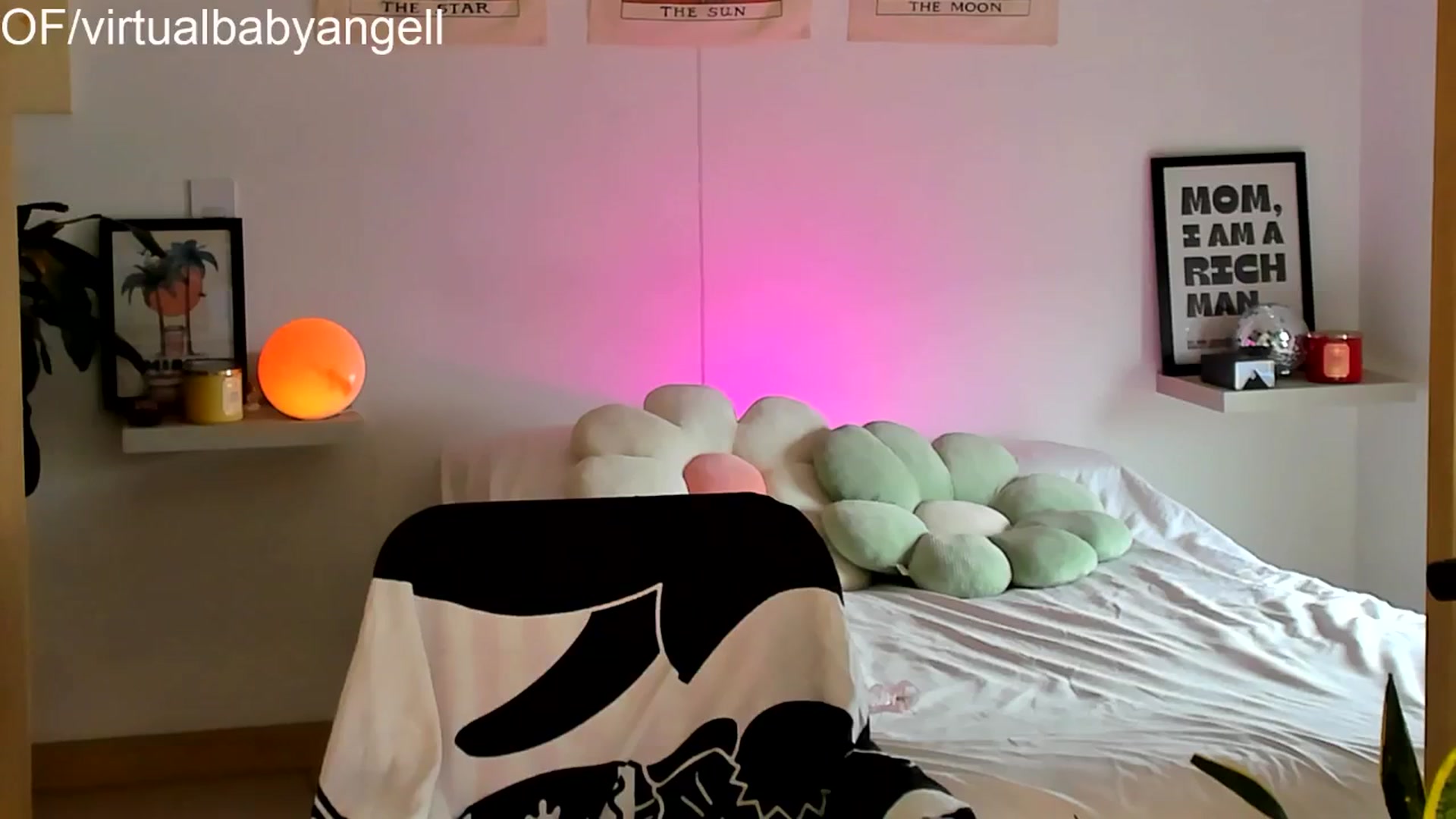 Gallery image thumbnail from paris_texas's myfreecams stream on, 03/23/2025, 18:59 image 3 of 20