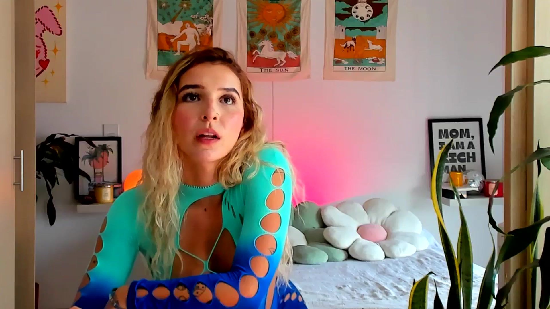 Gallery image thumbnail from paris_texas's myfreecams stream on, 06/09/2025, 18:50 image 19 of 20