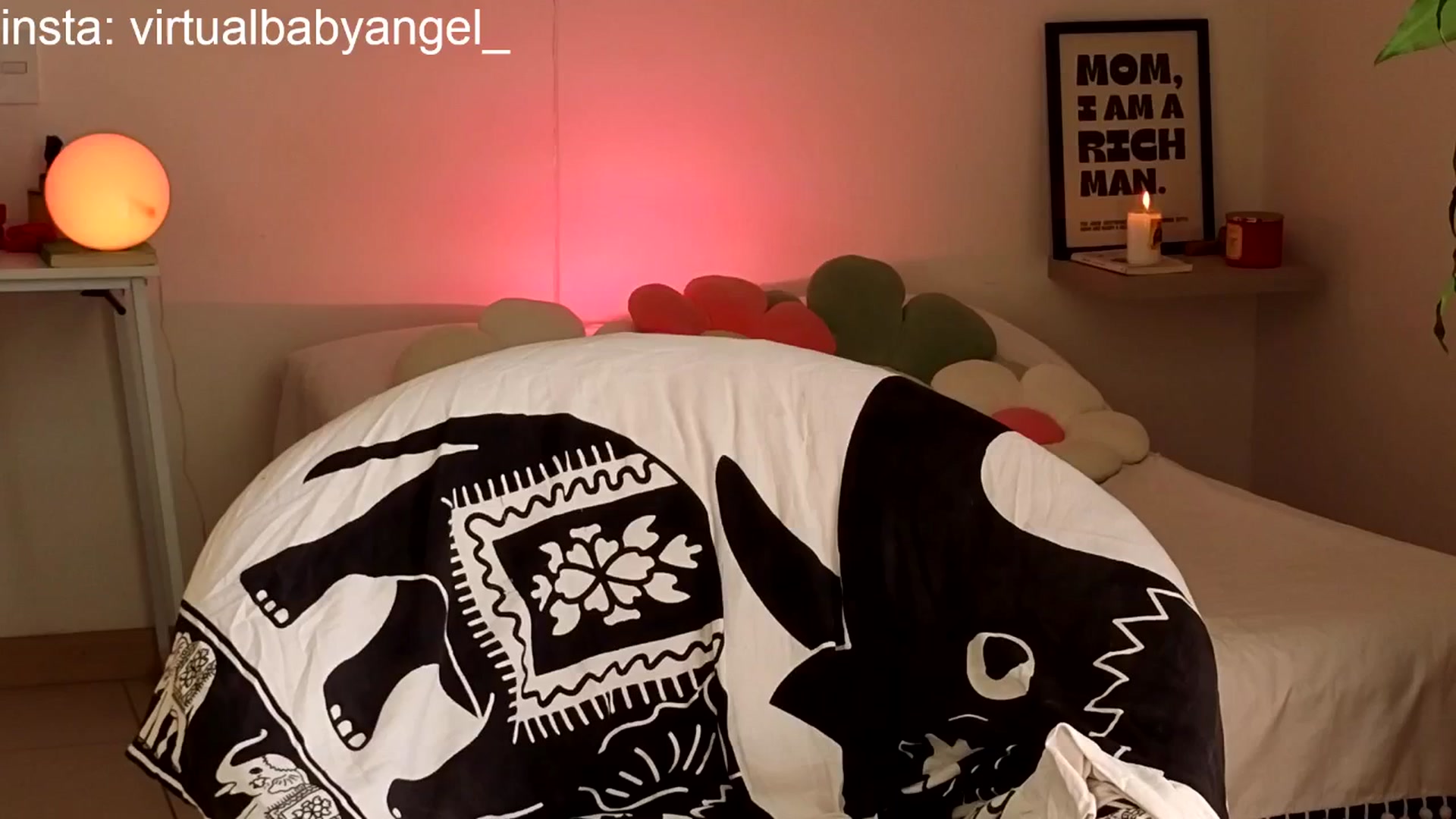 Gallery image thumbnail from paris_texas's myfreecams stream on, 11/08/2025, 17:49 image 14 of 20