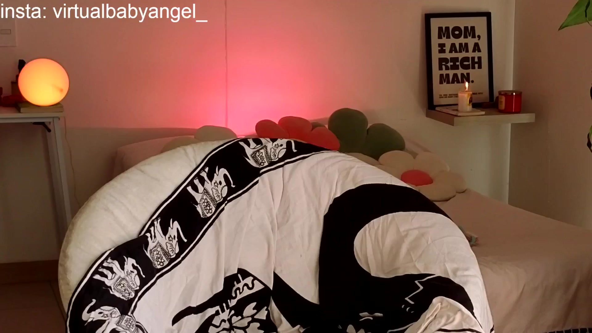 Gallery image thumbnail from paris_texas's myfreecams stream on, 11/08/2025, 18:37 image 18 of 20