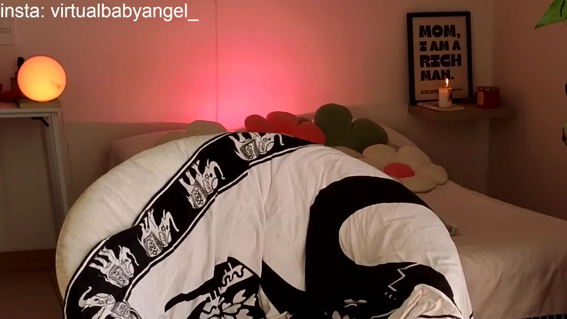 Gallery image thumbnail from paris_texas's myfreecams stream on, 11/08/2025, 18:37 image 17 of 20