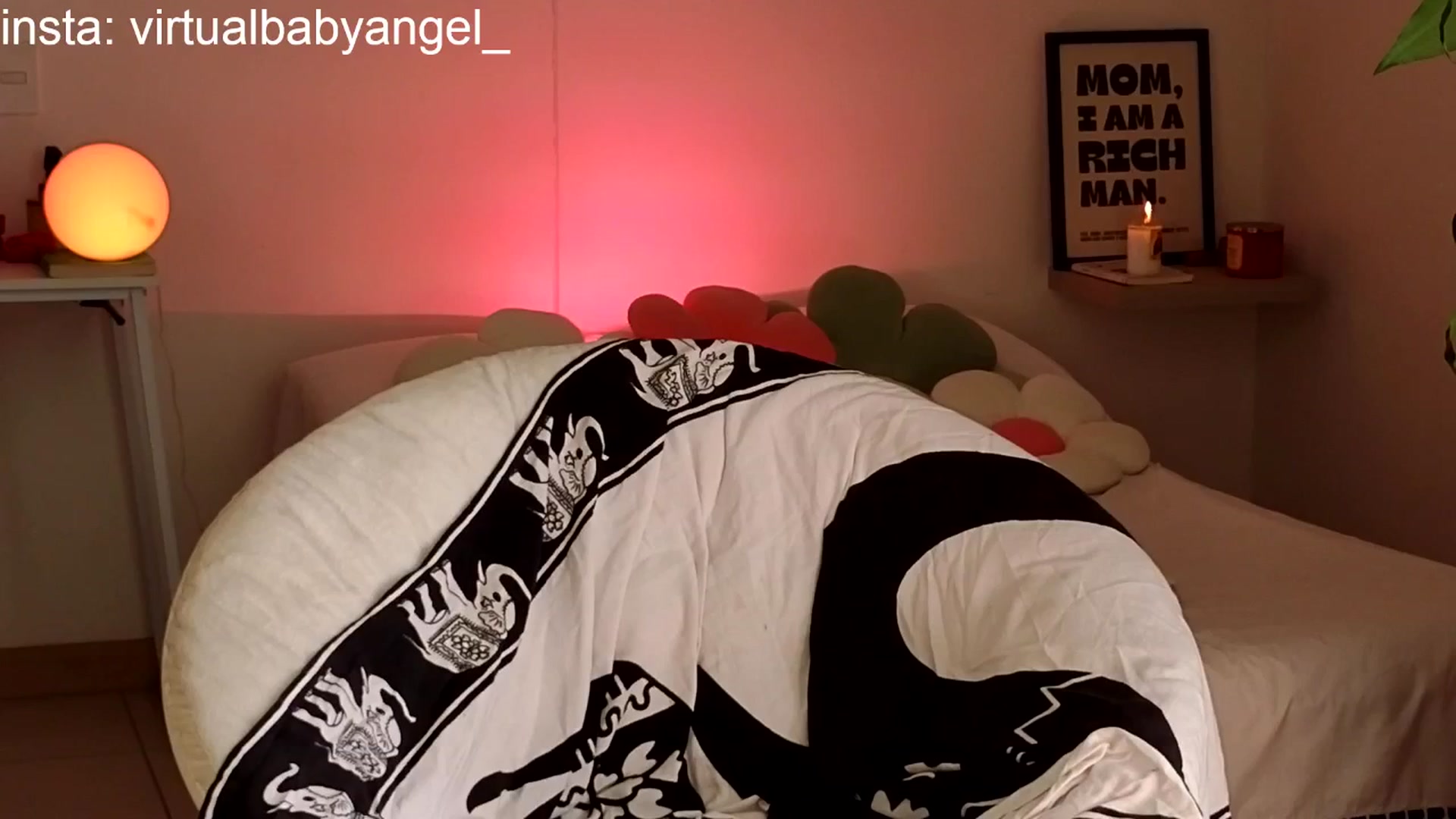 Gallery image thumbnail from paris_texas's myfreecams stream on, 11/08/2025, 18:37 image 20 of 20