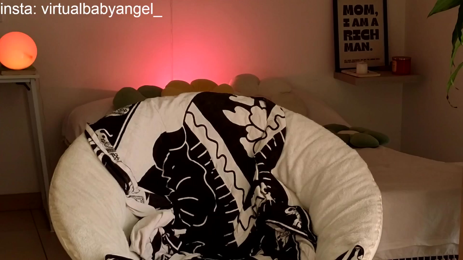 Gallery image thumbnail from paris_texas's myfreecams stream on, 11/14/2025, 16:48 image 16 of 20