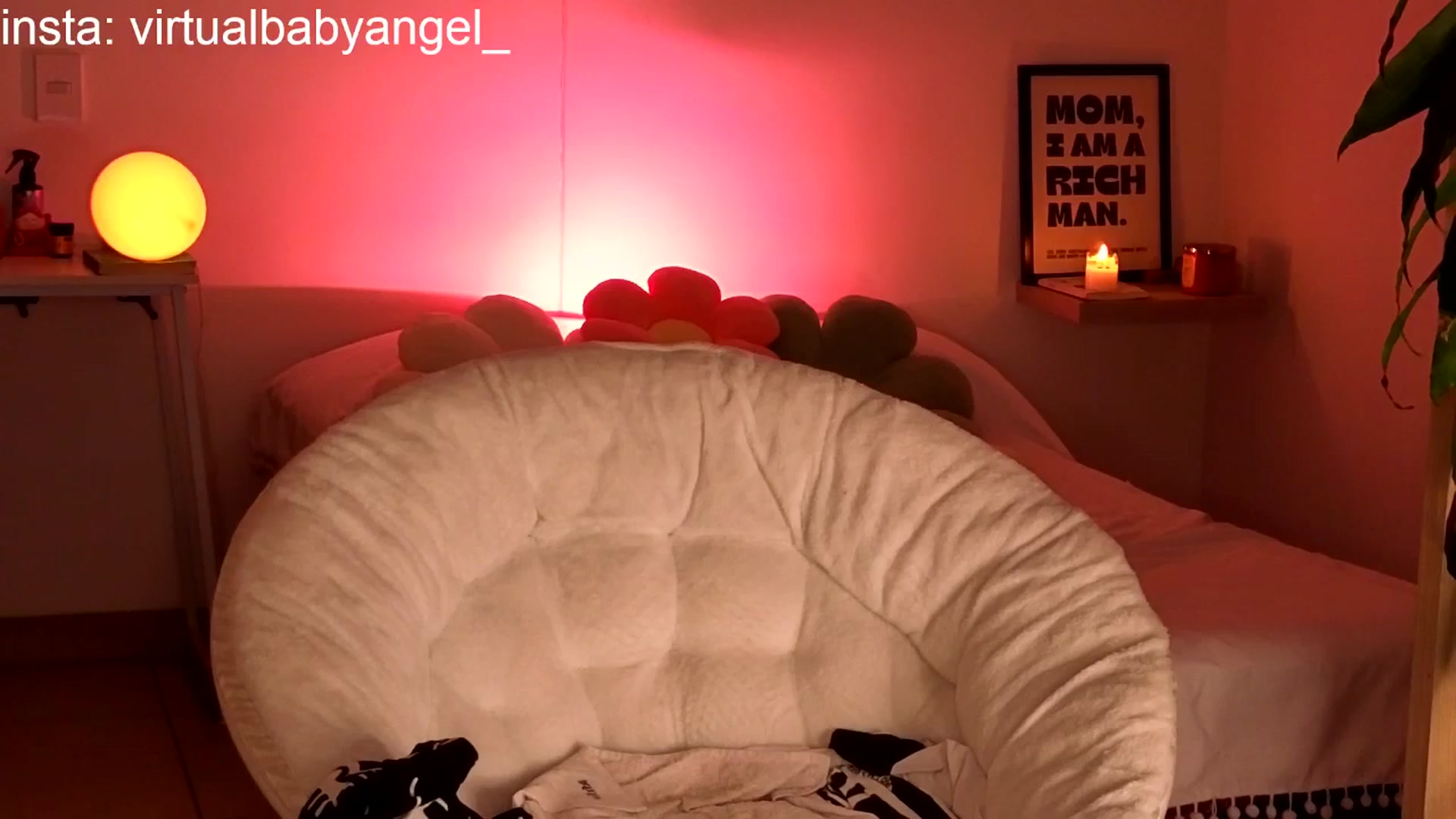 Gallery image thumbnail from paris_texas's myfreecams stream on, 11/18/2025, 23:54 image 4 of 20