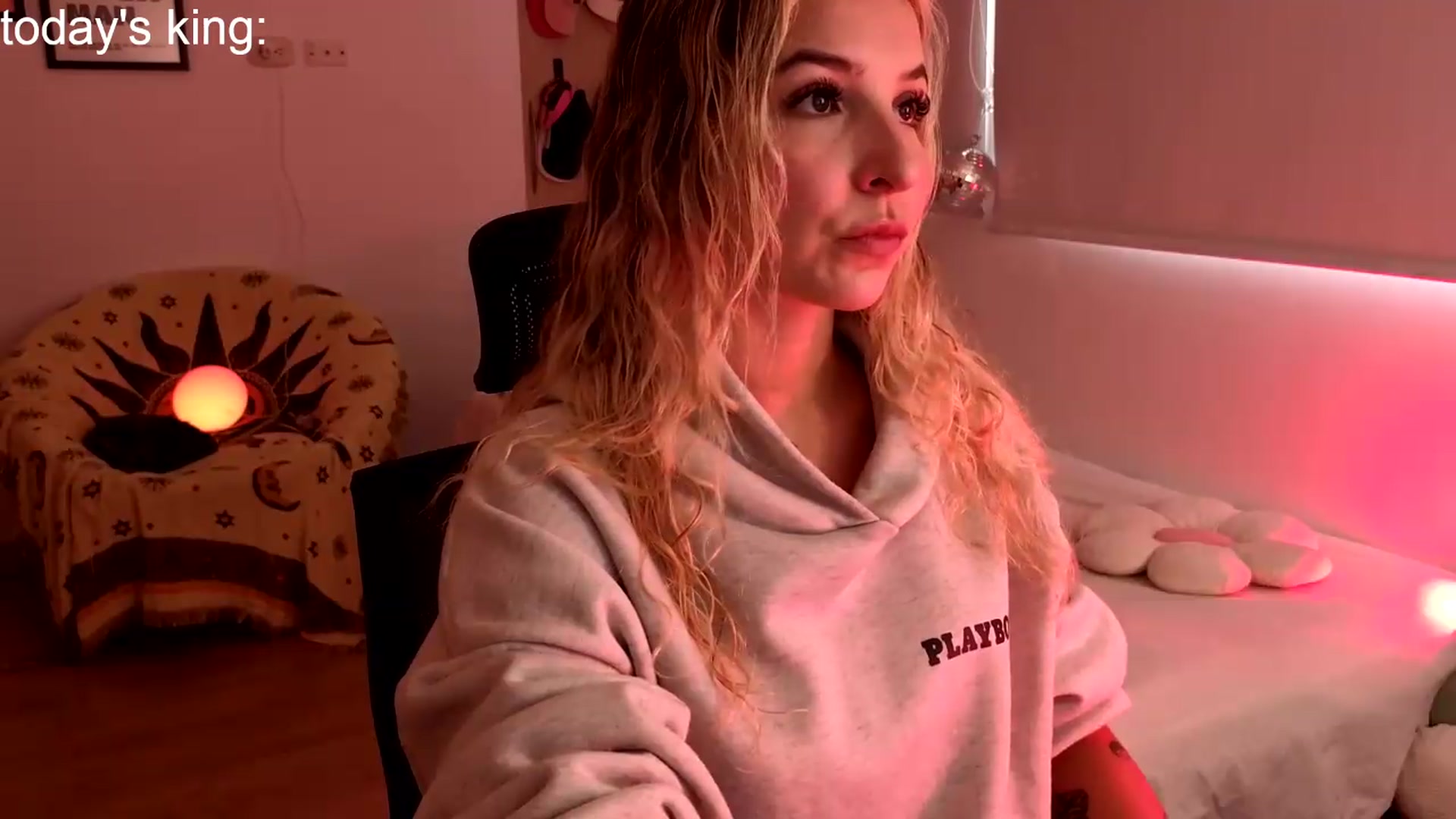 Gallery image thumbnail from paris_texas's myfreecams stream on, 06/20/2026, 17:22 image 7 of 20