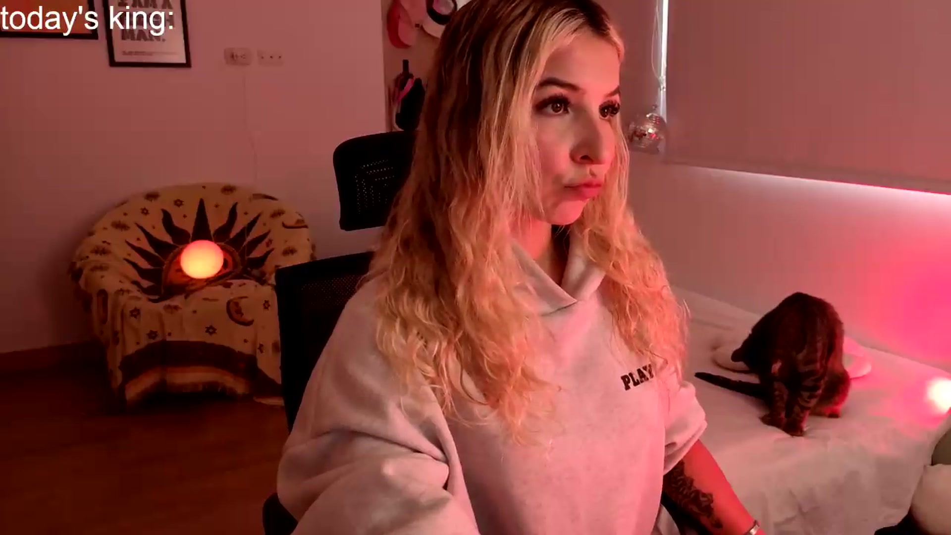 Gallery image thumbnail from paris_texas's myfreecams stream on, 06/20/2026, 17:22 image 19 of 20