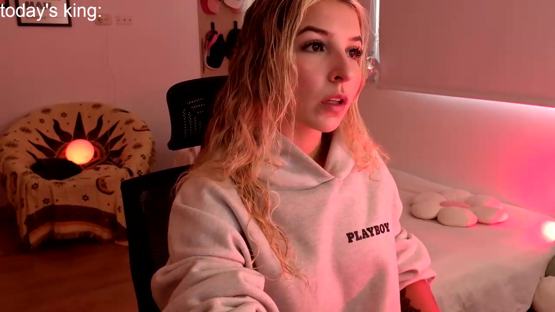 Gallery image thumbnail from paris_texas's myfreecams stream on, 06/20/2026, 17:22 image 5 of 20