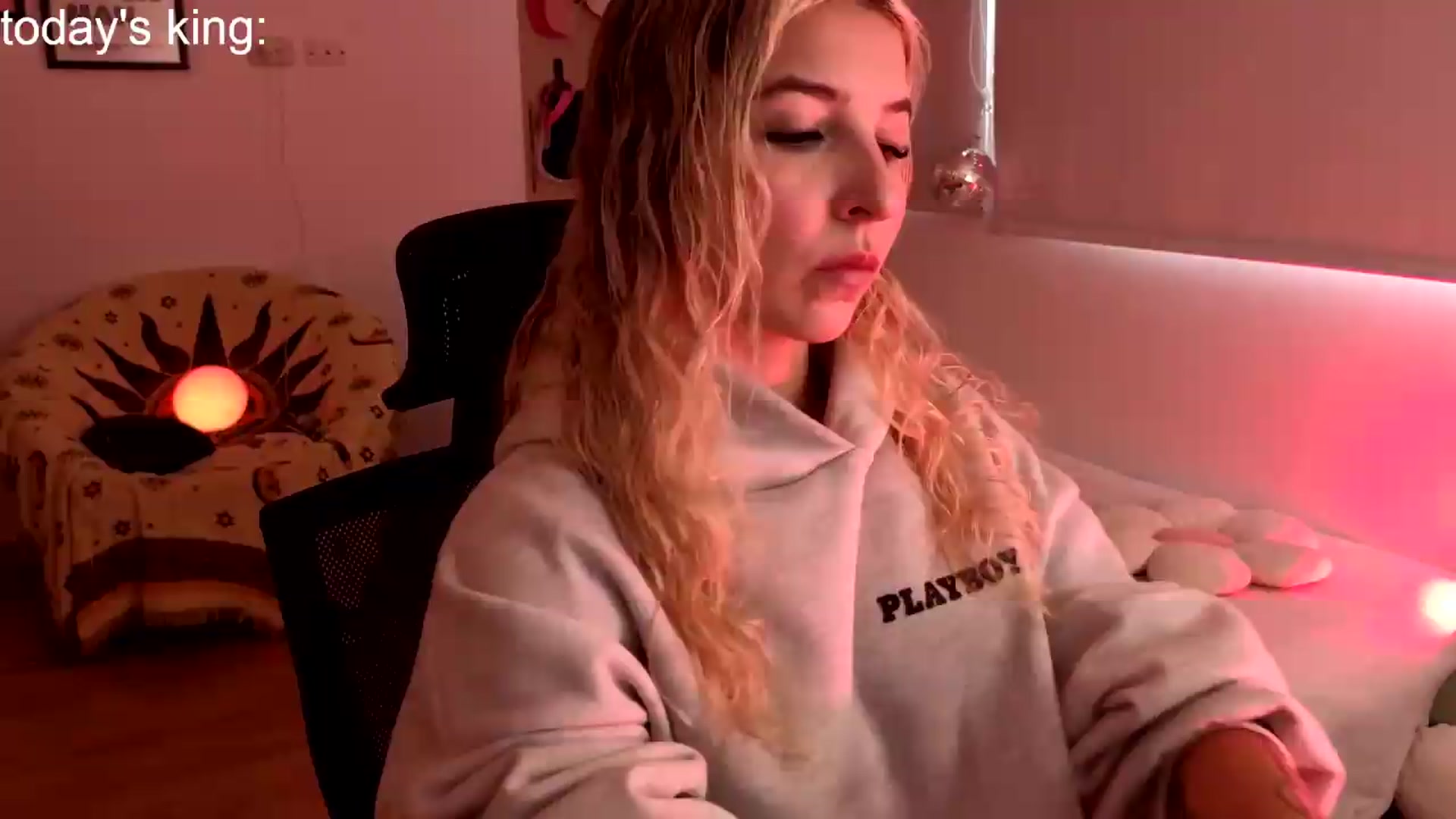 Gallery image thumbnail from paris_texas's myfreecams stream on, 06/20/2026, 17:22 image 3 of 20