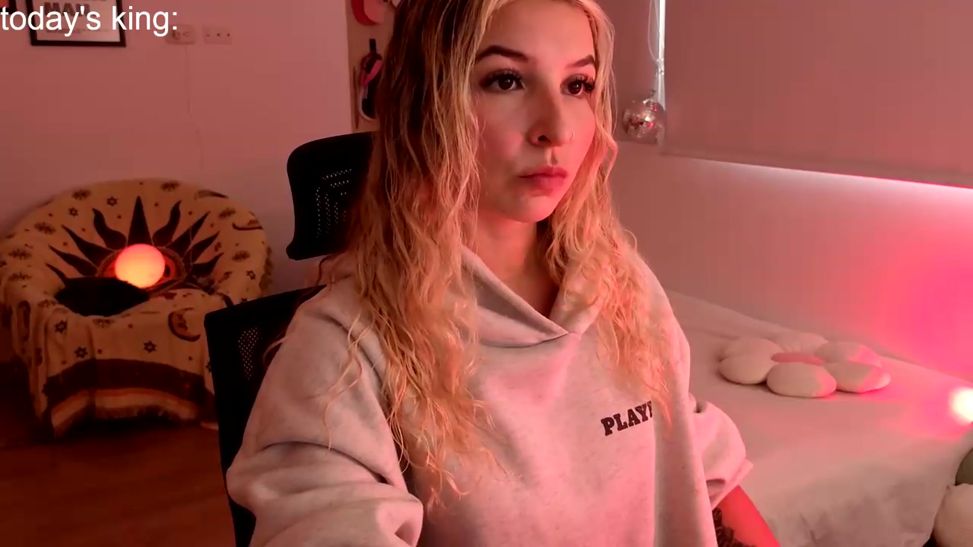 Gallery image thumbnail from paris_texas's myfreecams stream on, 06/20/2026, 17:22 image 10 of 20