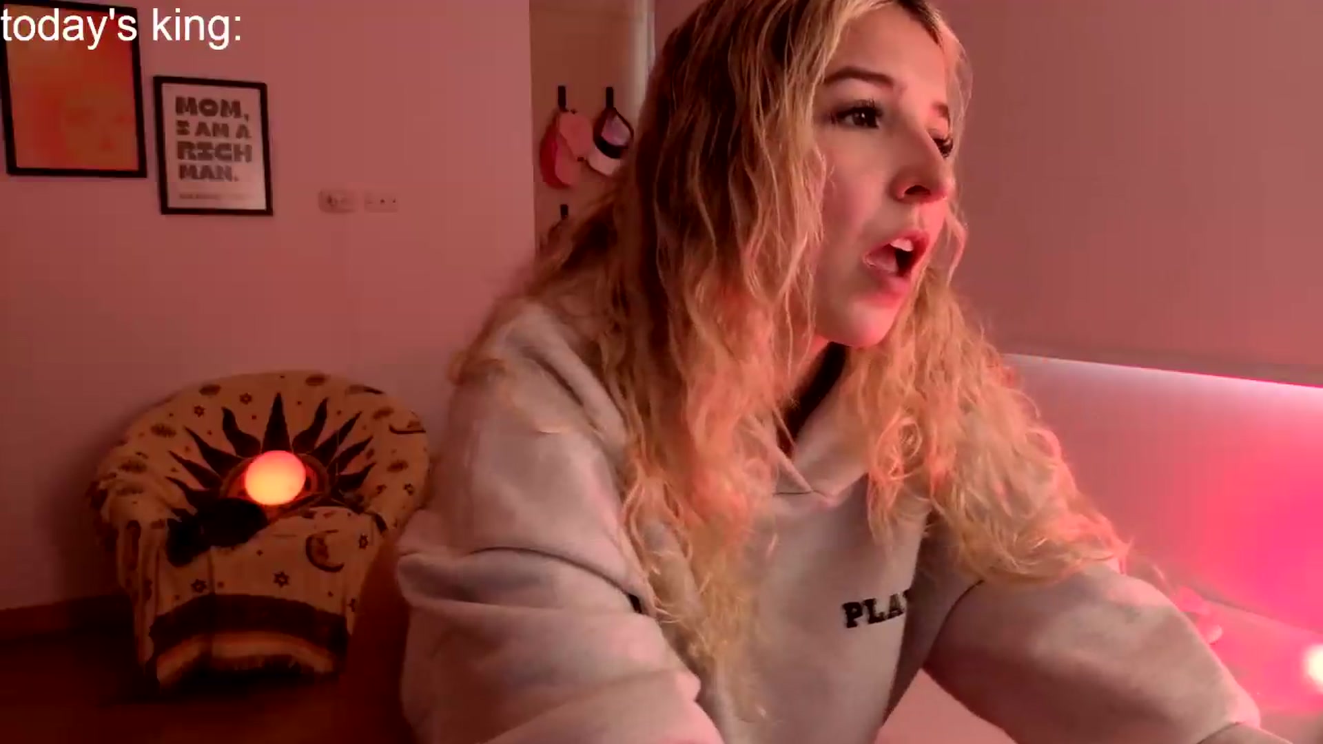 Gallery image thumbnail from paris_texas's myfreecams stream on, 06/20/2026, 17:22 image 13 of 20