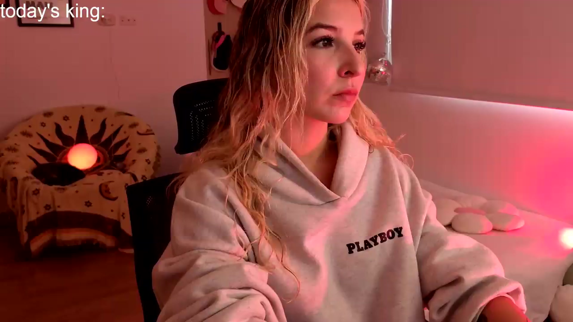 Gallery image thumbnail from paris_texas's myfreecams stream on, 06/20/2026, 17:22 image 4 of 20