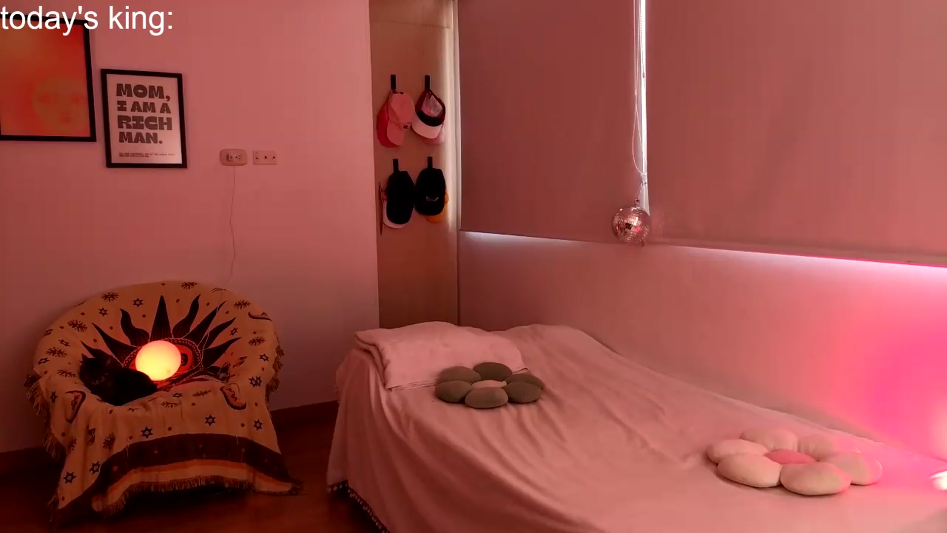 Gallery image thumbnail from paris_texas's myfreecams stream on, 06/23/2026, 20:28 image 13 of 20