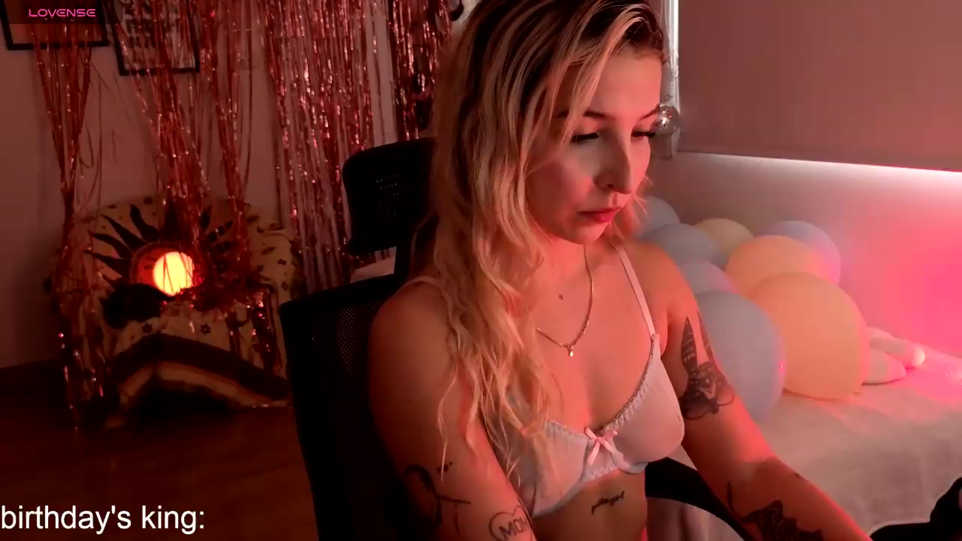Gallery image thumbnail from paris_texas's myfreecams stream on, 07/19/2026, 16:25 image 6 of 20