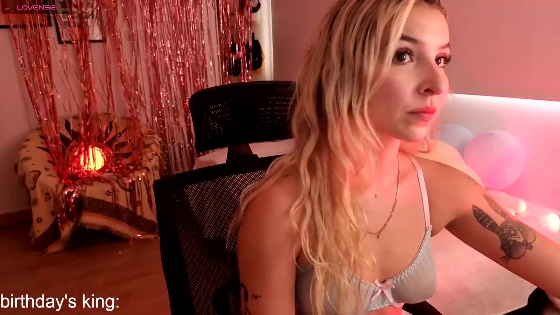 Gallery image thumbnail from paris_texas's myfreecams stream on, 07/19/2026, 17:37 image 10 of 20