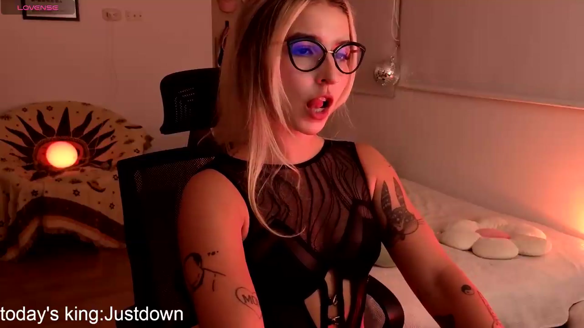 Gallery image thumbnail from paris_texas's myfreecams stream on, 07/30/2026, 24:00 image 2 of 20
