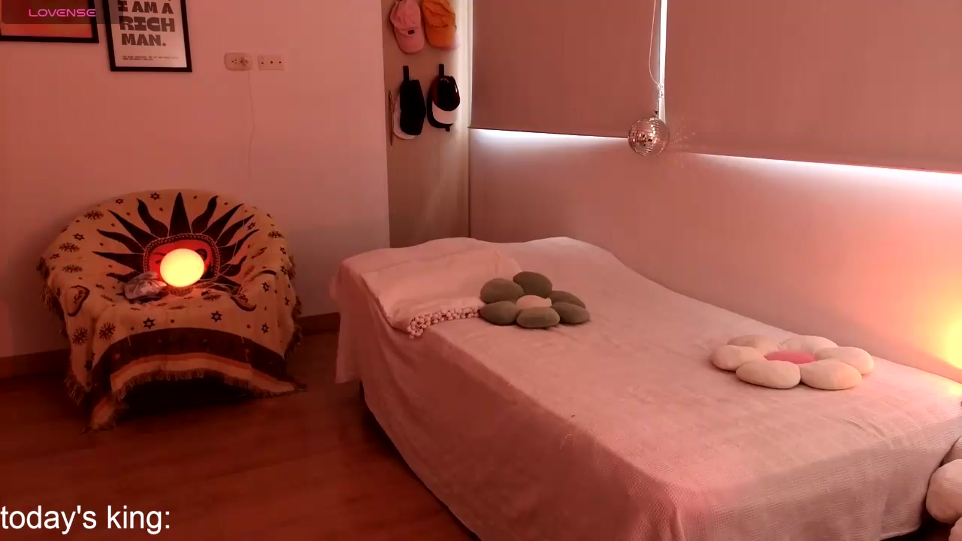 Gallery image thumbnail from paris_texas's myfreecams stream on, 08/30/2026, 15:46 image 7 of 20