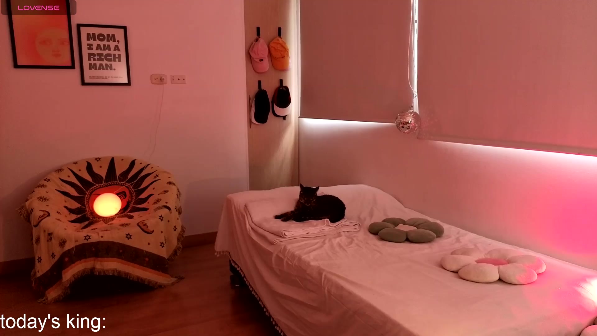 Gallery image thumbnail from paris_texas's myfreecams stream on, 09/10/2026, 19:28 image 15 of 20