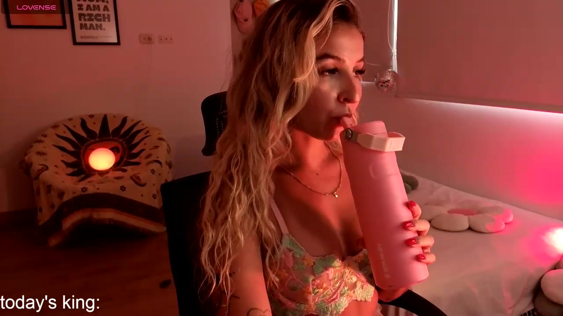 Gallery image thumbnail from paris_texas's myfreecams stream on, 09/10/2026, 20:15 image 12 of 20
