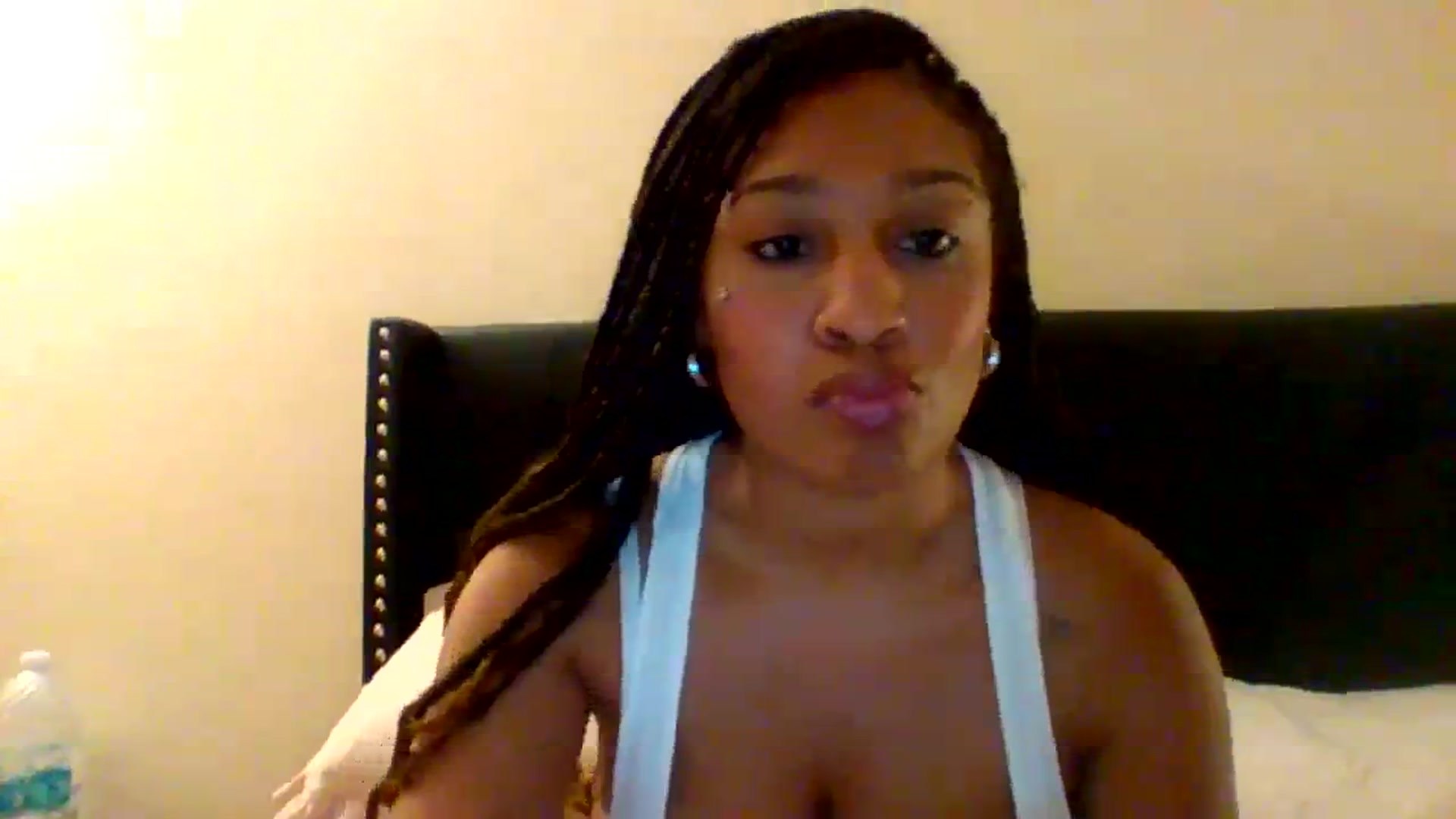Gallery image thumbnail from pariscream's myfreecams stream on, 11/08/2023, 10:54 image 3 of 20