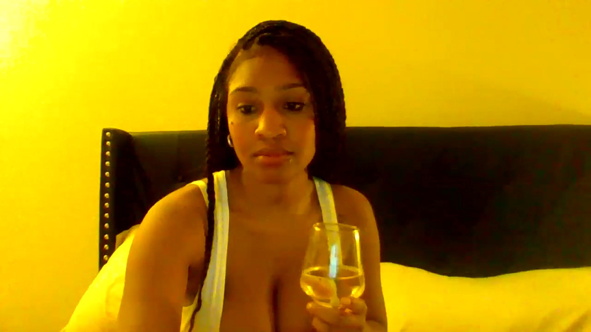 Gallery image thumbnail from pariscream's myfreecams stream on, 11/08/2023, 11:05 image 18 of 20