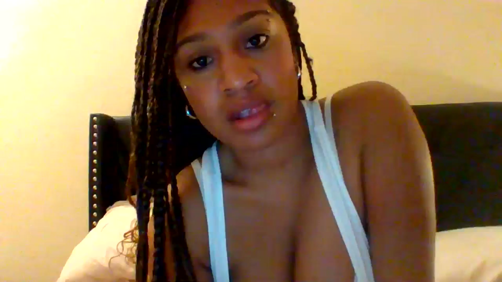 Gallery image thumbnail from pariscream's myfreecams stream on, 11/08/2023, 11:05 image 19 of 20