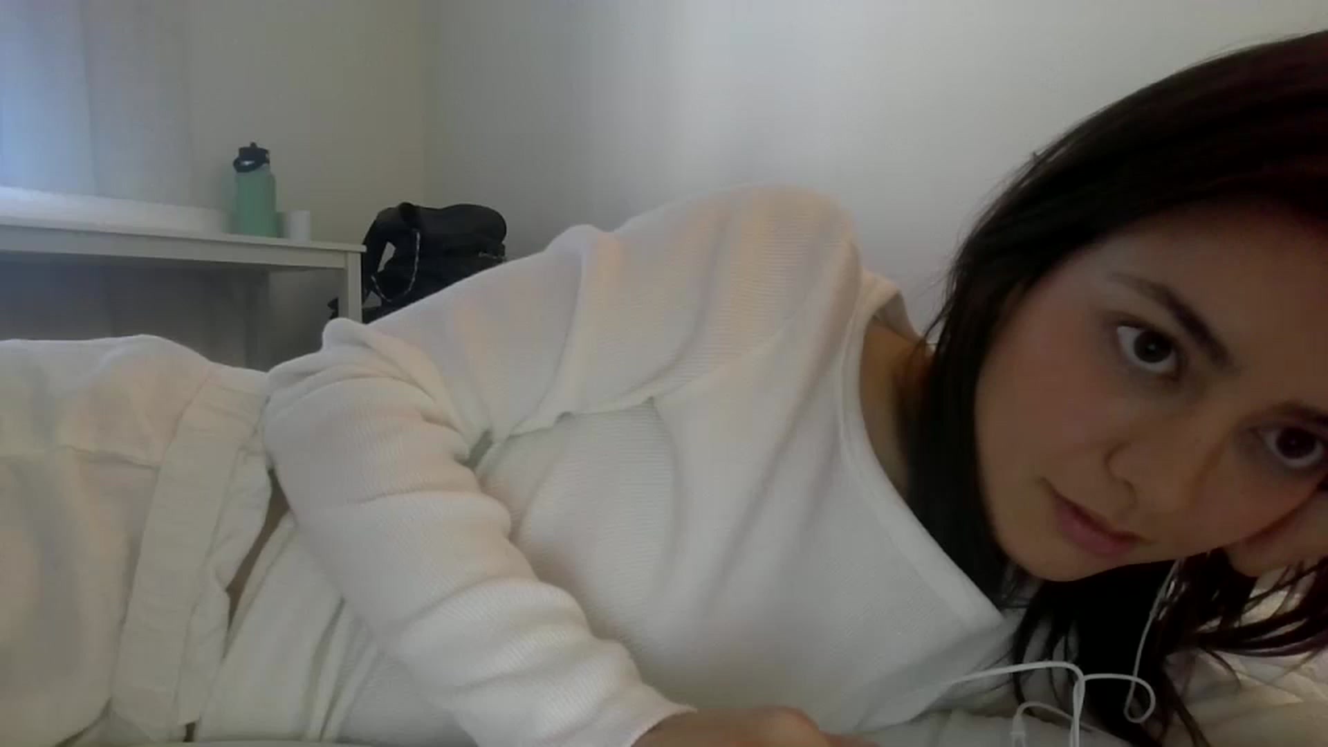 Gallery image thumbnail from partybunny's myfreecams stream on, 09/29/2024, 17:35 image 17 of 20