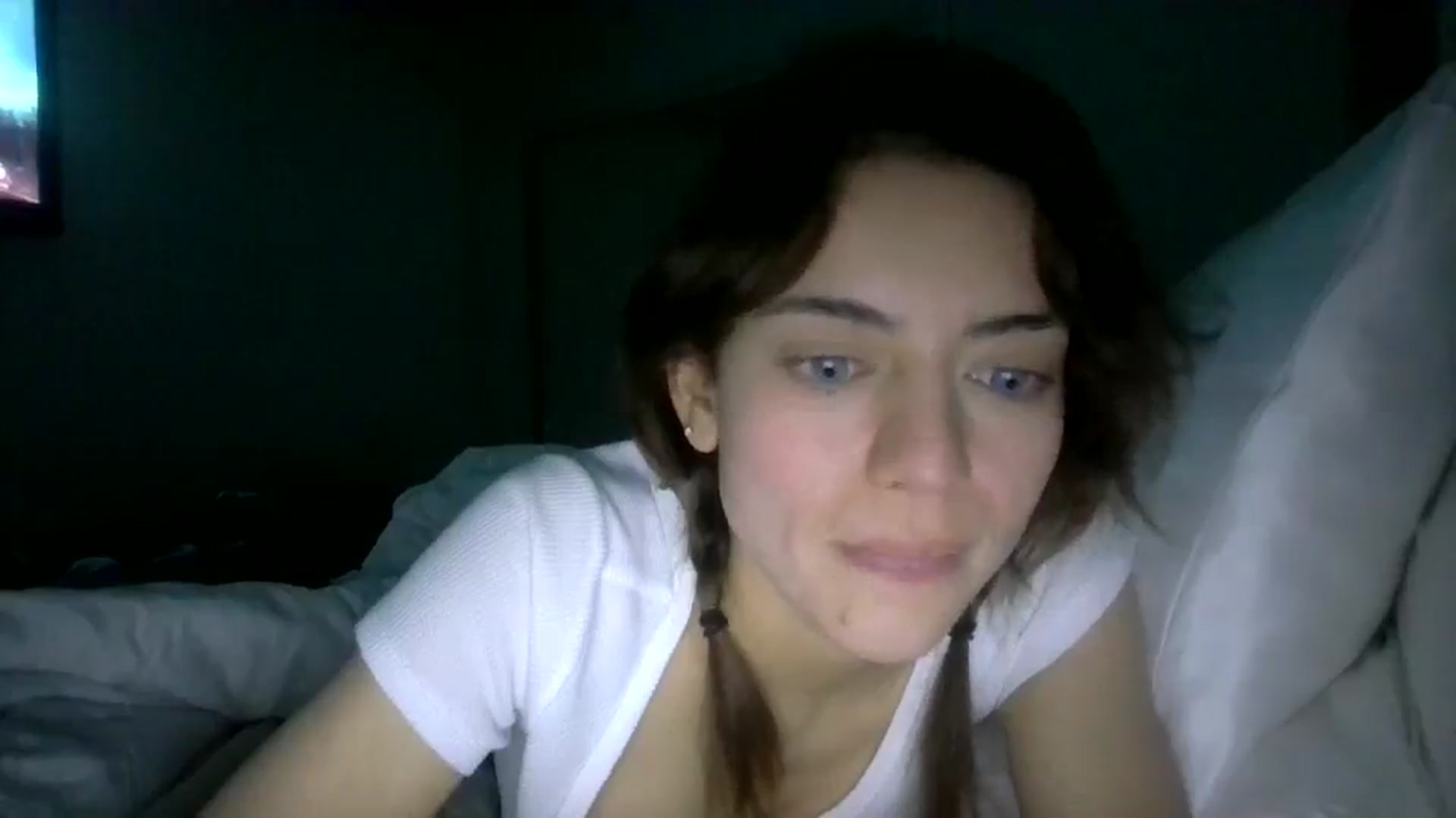 Gallery image thumbnail from partybunny's myfreecams stream on, 12/31/2024, 01:04 image 12 of 20