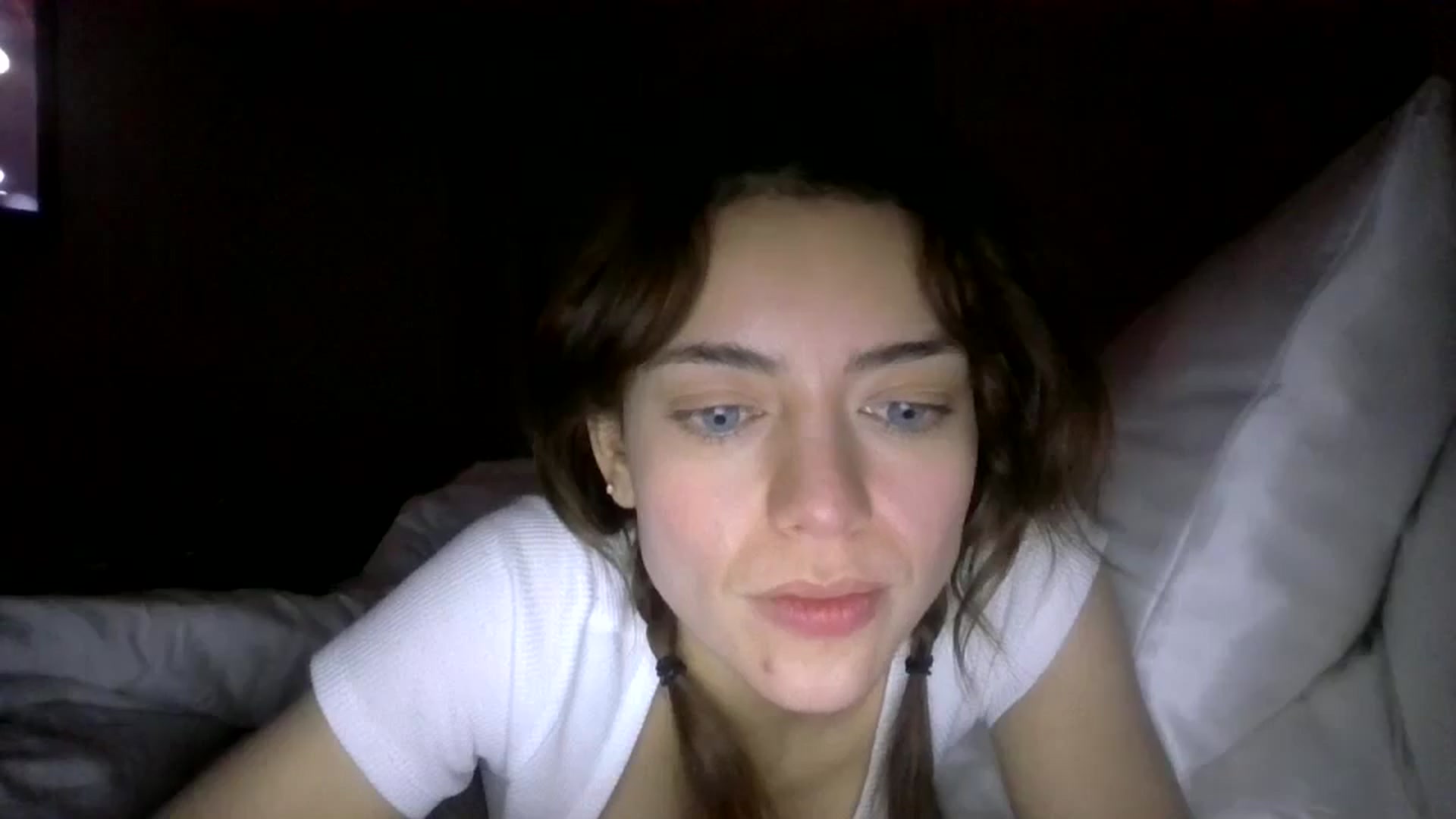 Gallery image thumbnail from partybunny's myfreecams stream on, 12/31/2024, 01:04 image 16 of 20
