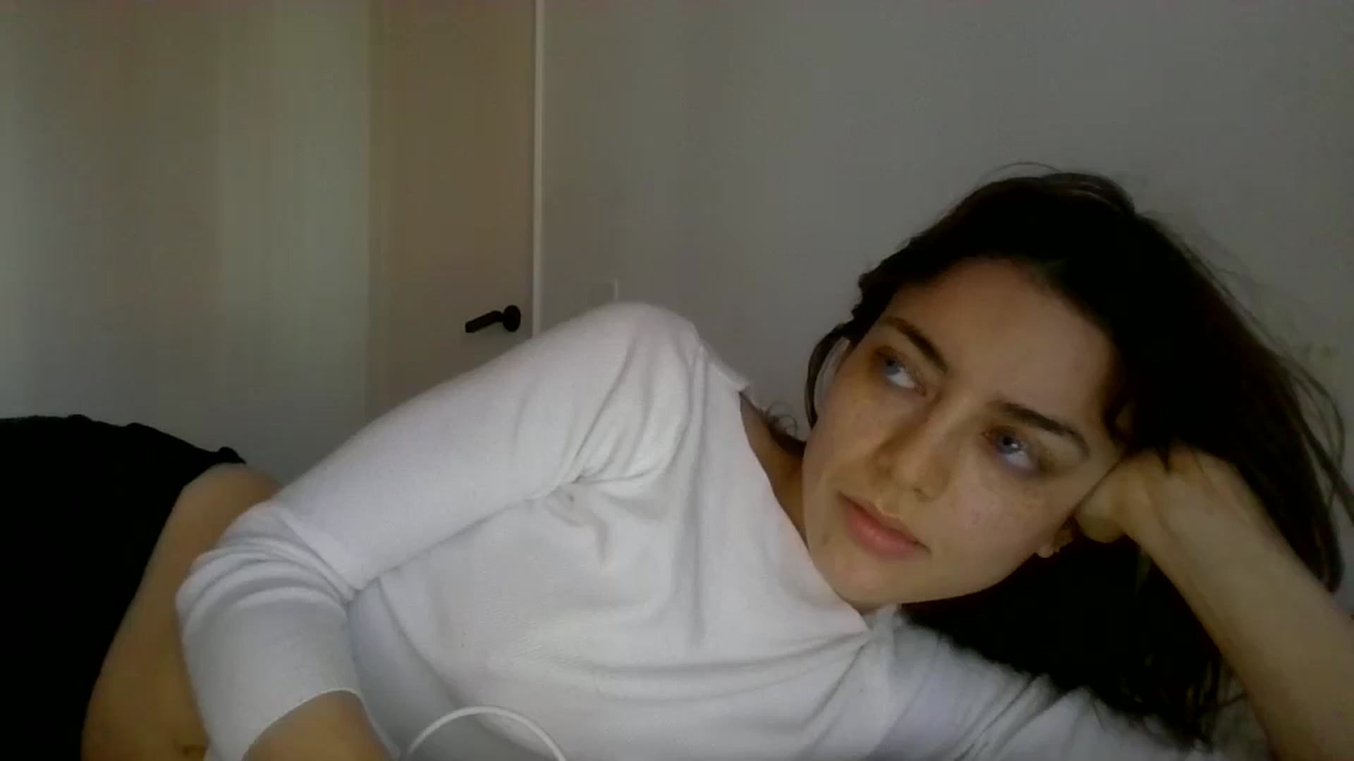 Gallery image thumbnail from partybunny's myfreecams stream on, 01/01/2025, 19:09 image 14 of 20