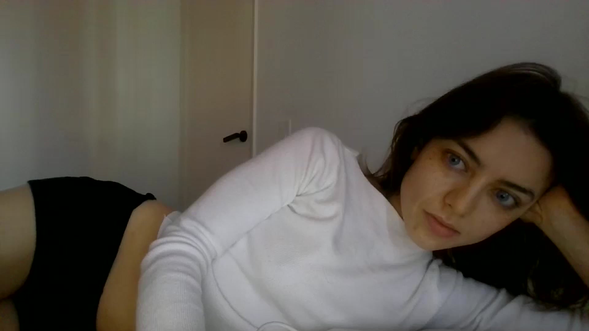 Gallery image thumbnail from partybunny's myfreecams stream on, 01/01/2025, 19:09 image 2 of 20